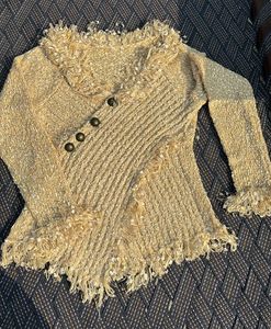 Beautiful Cut Style Woolen Top