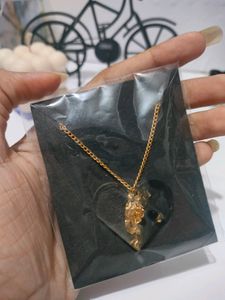 Resin Heart Pendant - Chain Aesthetic Black Gold