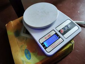 Weighing Scale 5kg Little Error Used
