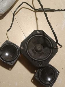 Assorted Electronic Speakers