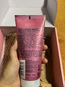 ponds anti dullness facewash
