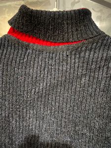 High Nevk Black Warn Sweat