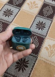 I Am Selling My Airdopes 131