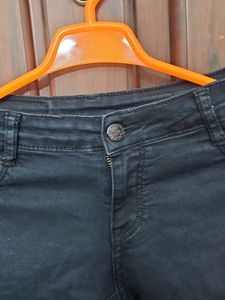 Dark Blue Cropped Jeans