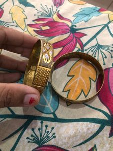 Set of 2 Gold-coloured Bangles