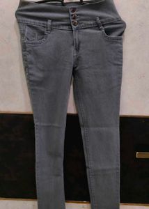 Gray High-Waisted Skinny Jeans
