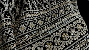 Elegant Black &amp; Gold Embroidered Kurti