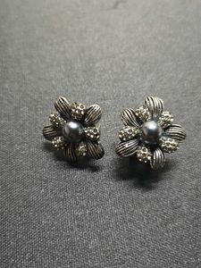Flower Pearl Earrings