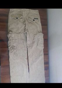 Cargo Chic: Stylish Beige Pants