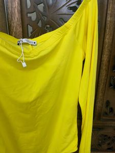 yellow body top