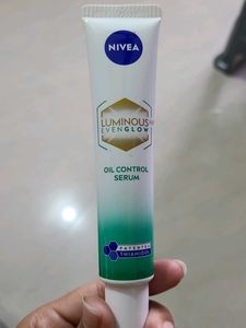Nivea Luminous EvenGlow Oil Control Serum