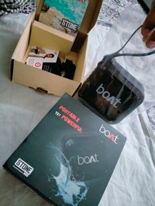 Boat stone 200 portable Bluetooth speaker