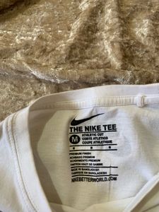 Nike Big logo tshirt