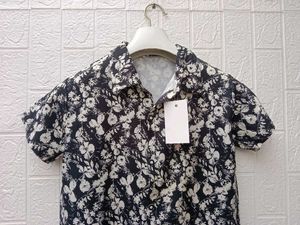 New with tag Pinterest Floral Print Button-Down Sh
