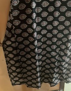 Patterned Sleeveless Kurti with collar