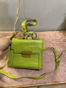 sale alert 🔔 🔥🔥🔥🔥🔥Small Sling Handbag