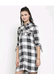 Latin Quarters White Checks Dress