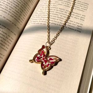 RESIN PENDANTS (real flowers)