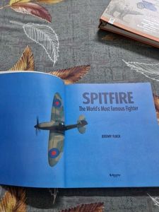 Spitfire: World&#39;s Famous Fighter