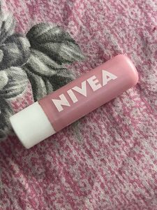 Nivea Pearly Shine Lip Balm