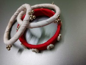 Red & White Bangle Set