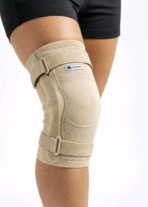 Bauerfeind GenuTrain S Knee Support (Left Leg)