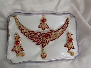✨️Elegant Ruby Red &amp; Gold Tone Jewellery Set✨️