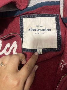 Women’s 2 sweatshirt/ Hoodie