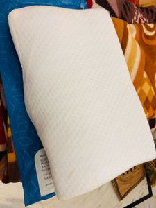 Ergonomic Memory Foam Pillow
