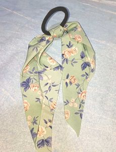 Floral Hair Tie 🌸