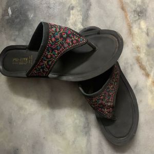 black slippers for women