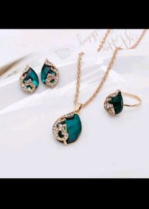 Emerald Green Jewelry Set