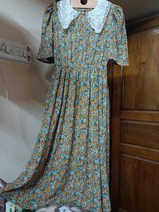FLORAL DRESS WITH COLLAR