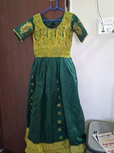 size M- L.women Ethnic Dress and girl also used.