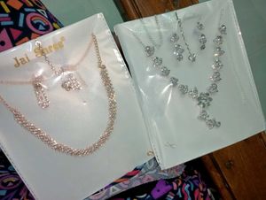 Pack of 2 necklaces Sets