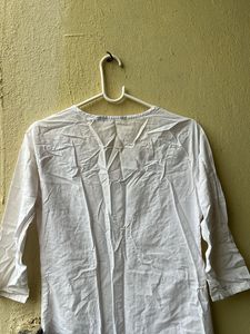 Beautiful 🤩 White Embroidered Kurta🤍