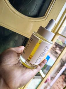 Minimalist Hair Serum: Fizz Control Complex