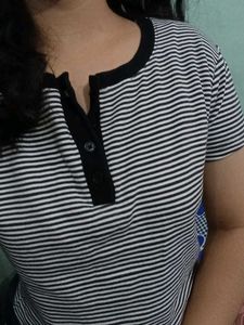 Womens Black And White Stretchable T – Shirt ❤️