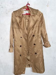Best Combos Trench coat, top and Savana cap