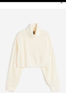 H&amp;M Cream Turtleneck Cropped Sweater