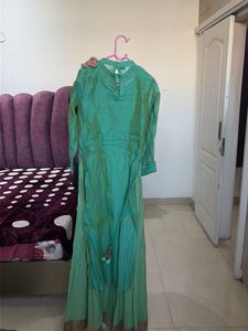 Elegant Green Embroidered Kurta Set