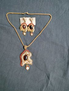 Vintage Style Necklace &amp; Earrings Set