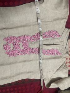Elegant woollen Kurta with patch embroidery