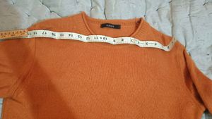 orange sweatshirt