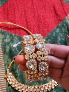 Elegant Kundan Jewelry Set