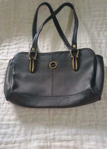 👜 Women’s Black Handbag – Excellent Condition