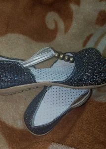 Sparkly flats 💥✨