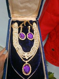 Women Neckless Set
