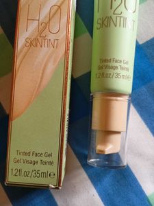 PIXI by Petra H2O Skintint