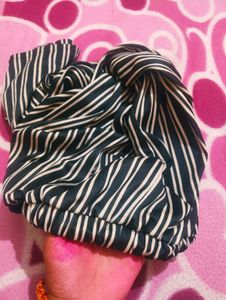 New But Without Price Tag Black And White Plazo